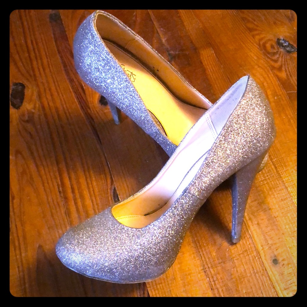 ✨Sparkly Heels✨